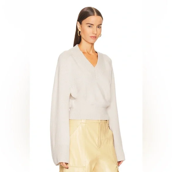 Talena V-neck sweater in light oat - Picture 3 of 4